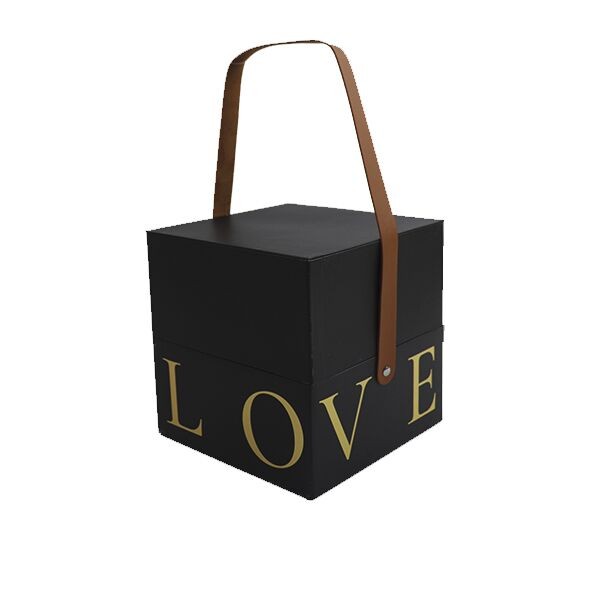 Подарункова коробка з ручкою LOVE чорна, S - 16,5х16,5х17 см - зображення 1