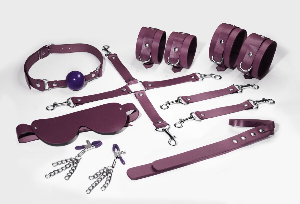 Набір Feral Feelings BDSM Kit 7 Burgundy, наручники, поножі, конектор, маска, падл, кляп, затискачі - зображення 1
