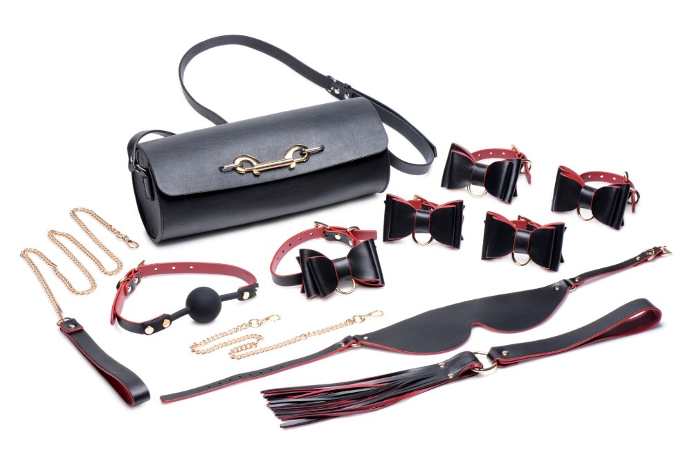 Набір БДСМ з дорожньою сумкою Master Series: Bow — Luxury BDSM Set With Travel Bag, 11 предметів - зображення 1