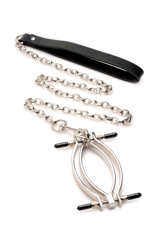 Затискач для статевих губ Master Series: Pussy Tugger Adjustable Vagina Clamp with Chain - зображення 1