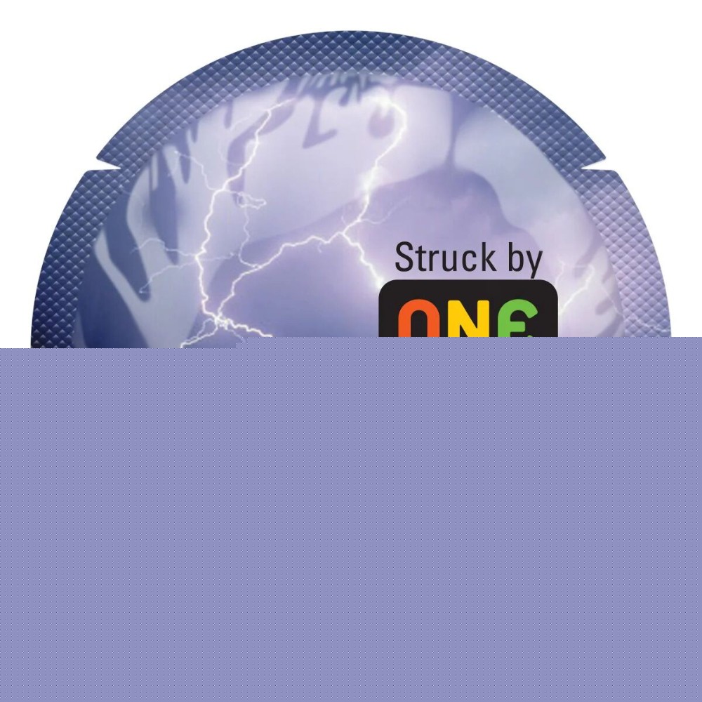 Презерватив ONE Color Sensations Struck by ONE, 1 шт, лавандово-бузковий, гладенький, зі змазкою - зображення 1